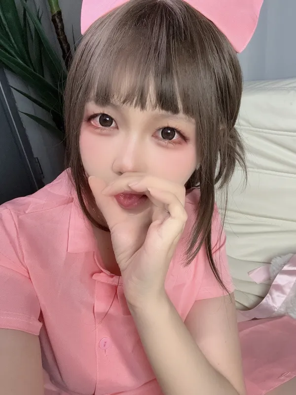 25年7月会员专属 粉护士 - 洛桑w伊梓